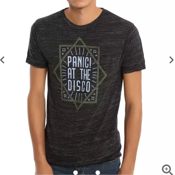 Hot Topic Tee - Picture 4 of 5